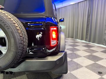 Ford Bronco - 4
