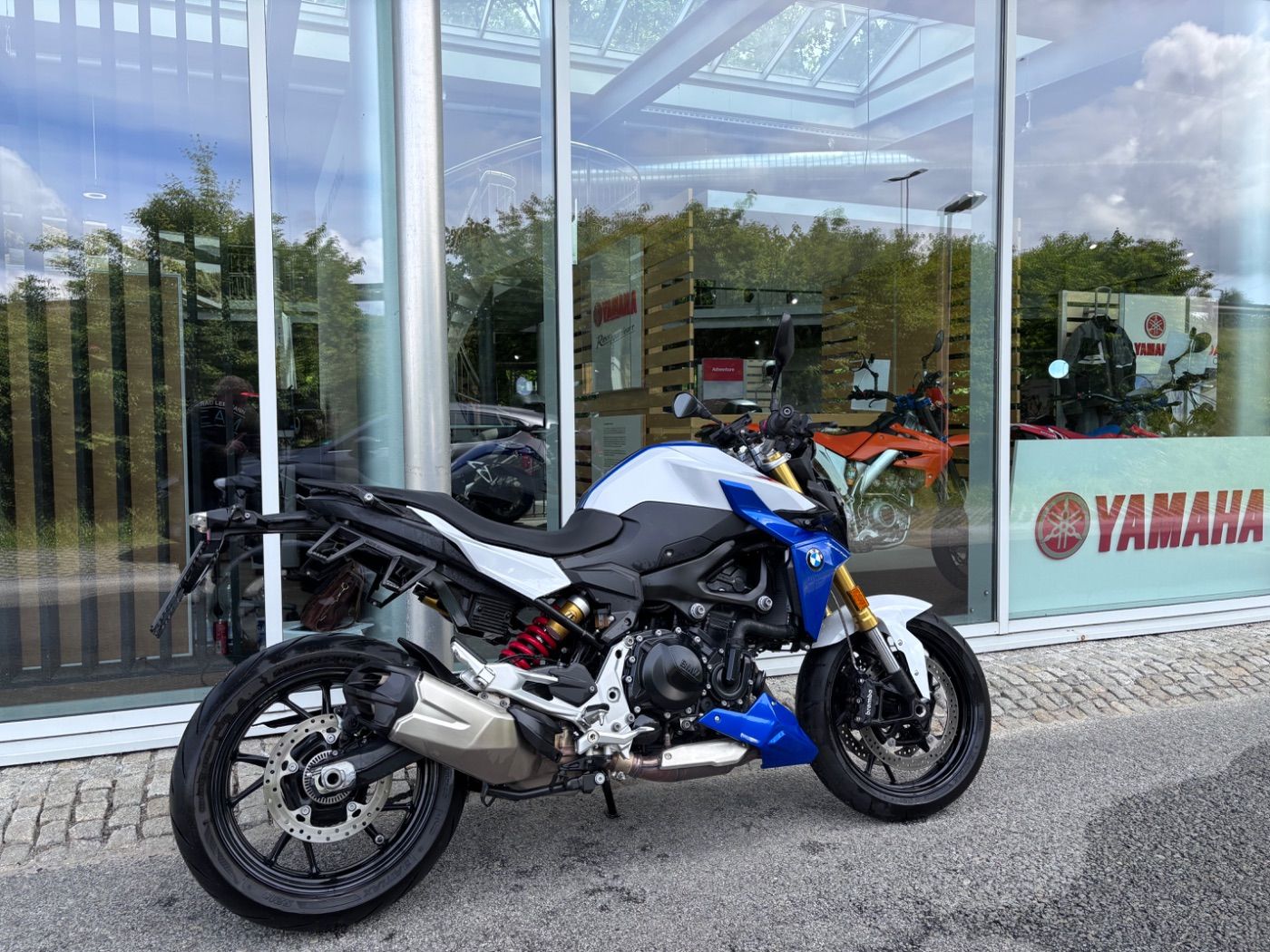 Fahrzeugabbildung BMW F 900 R 3 Pakete Style Sport,