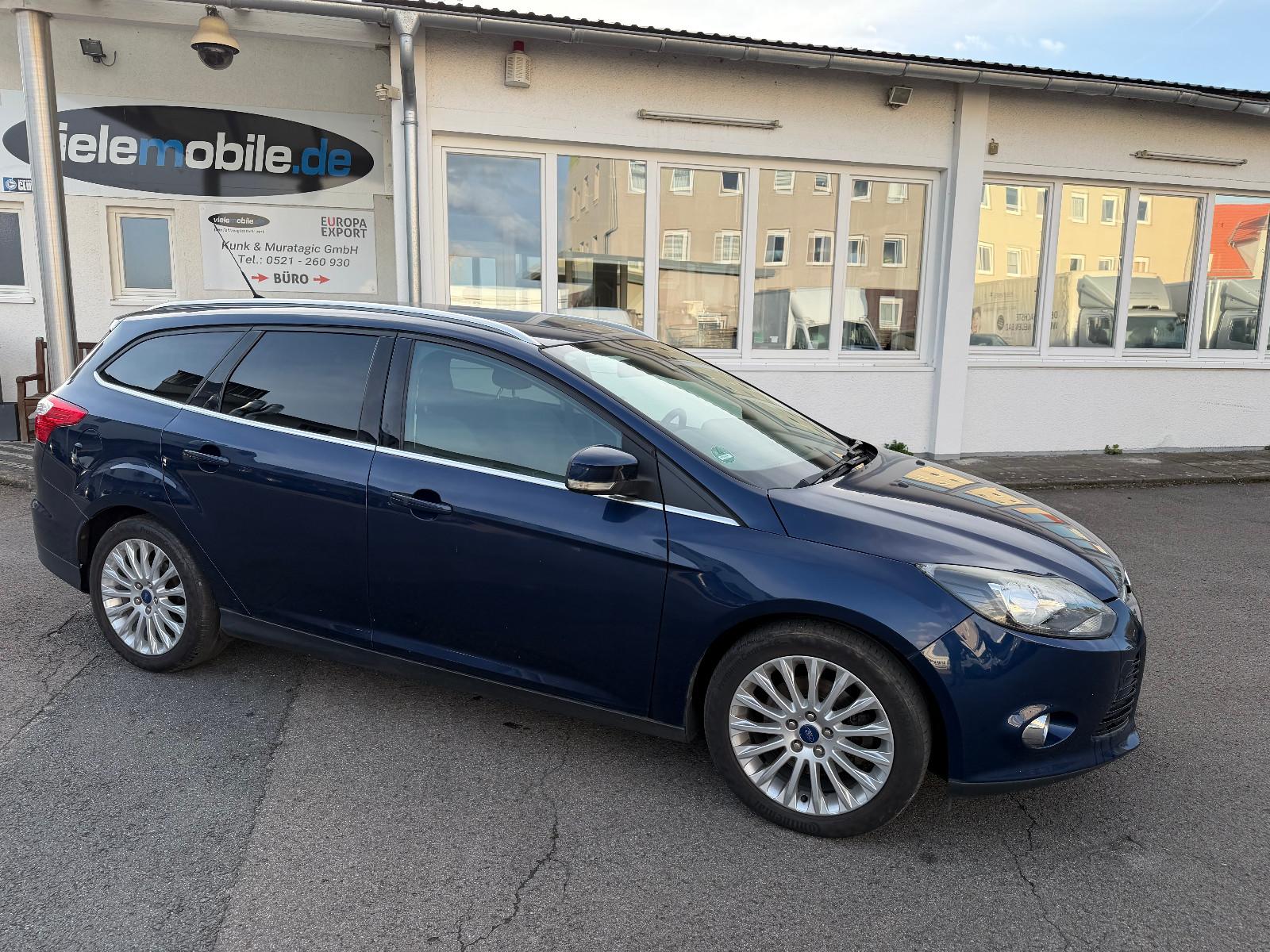 Ford Focus 2011 — photo 13