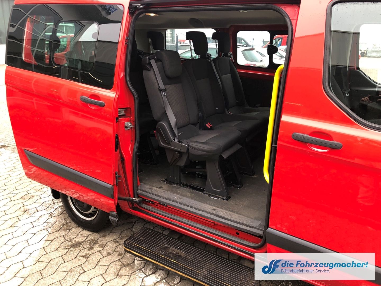 Fahrzeugabbildung Ford Transit Custom Kombi 300 L1 2.2 TDCi *1874 *EXPO