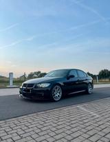 BMW E90 325i Automatik M Paket- 83.000km T... - BMW 325 mit Benzin-Antrieb: Limousine, Automatik