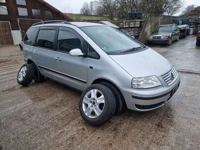 Volkswagen Sharan 2.0 TDI 7 Sitze Klimaauto*Navi*