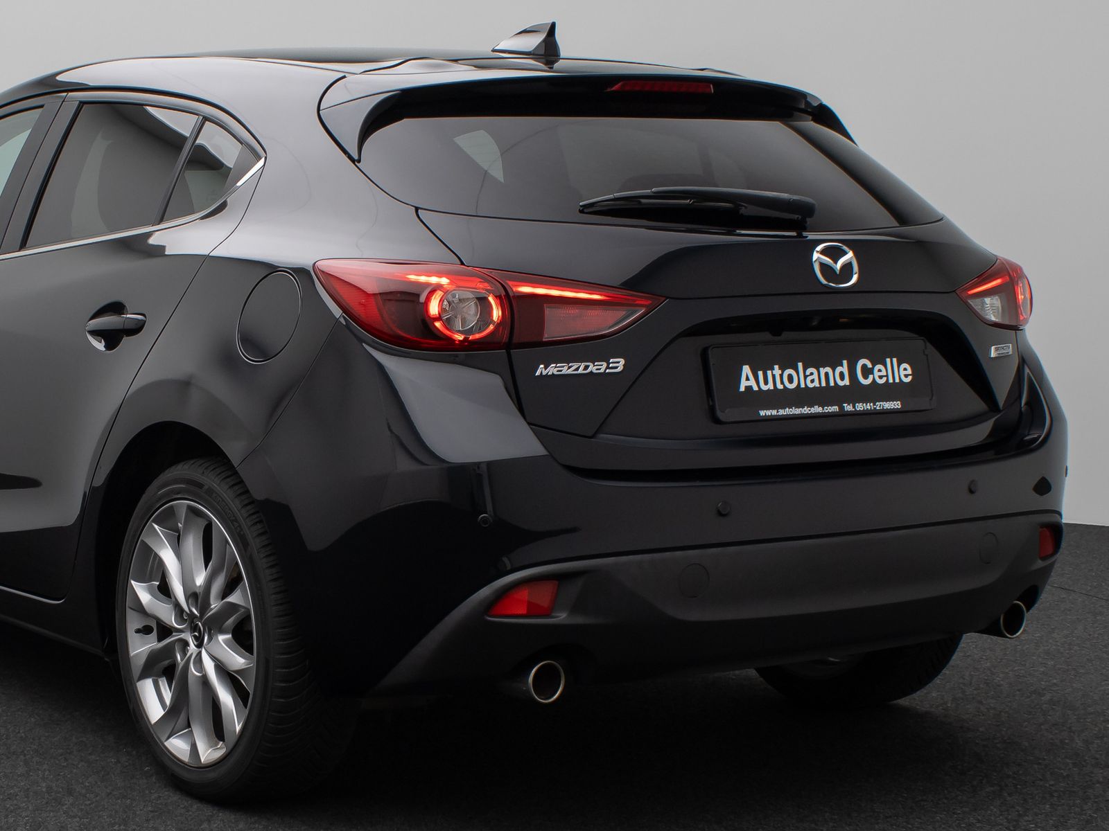 Fahrzeugabbildung Mazda 3 Lim. Sports-Line Kamera Sitzhzg DAB HUD BOSE