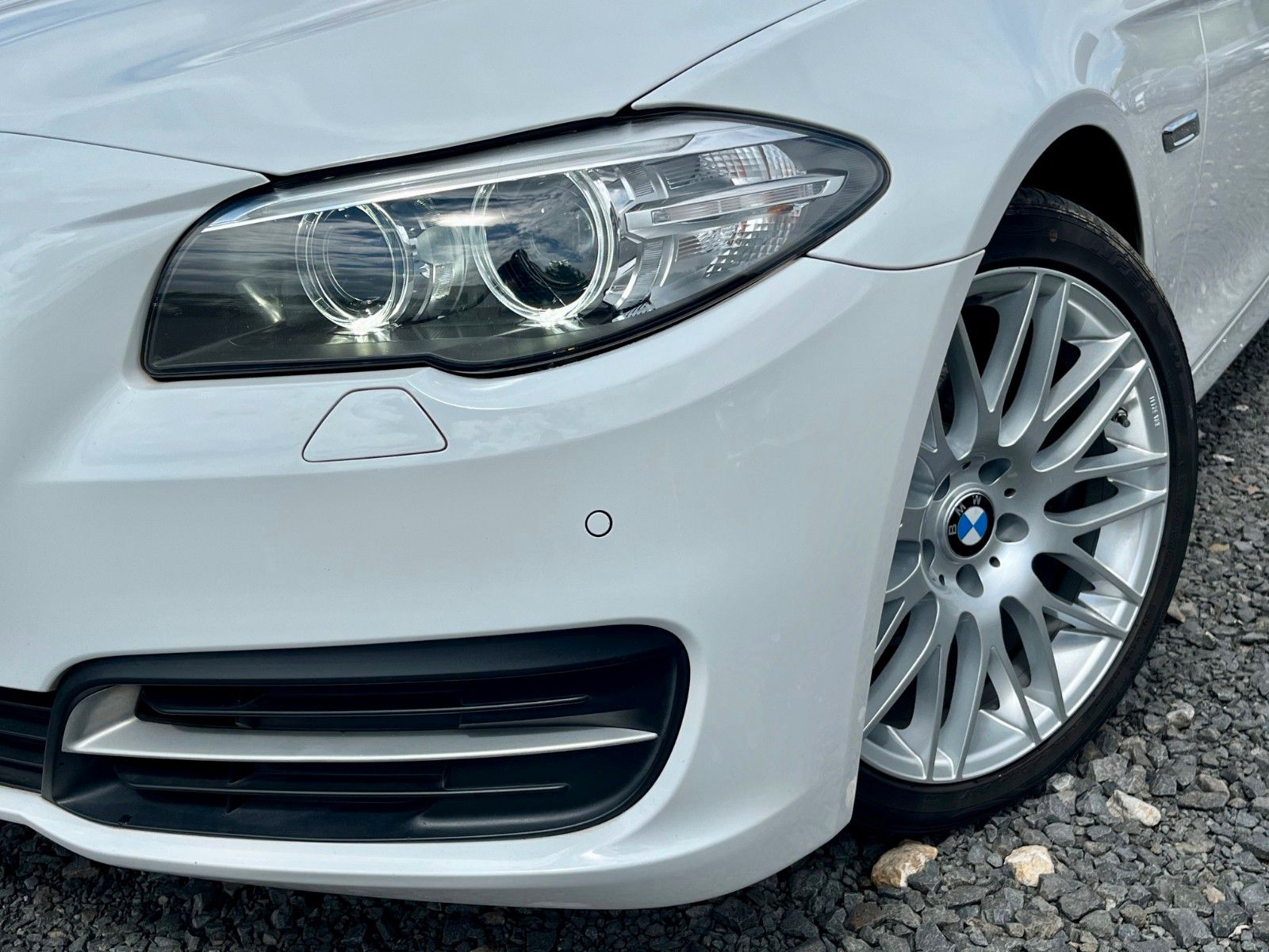 Fahrzeugabbildung BMW 520d Aut. Navi Alarm PDC HiFi Scheckheft SPORTL