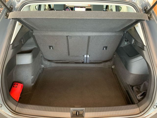 Tiguan 2.0 TDI +LED+KAMERA+AHK+NAVI+DCP+SITZHZG+