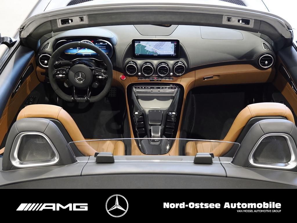 Fahrzeugabbildung Mercedes-Benz AMG GT C Comand Night Parkpaket Burmester LED