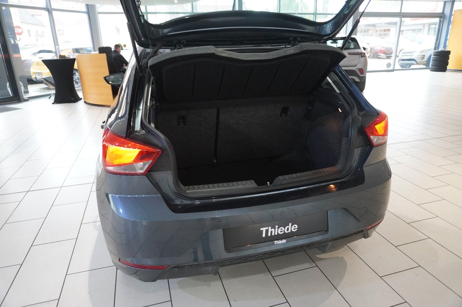 Fahrzeugabbildung SEAT Ibiza 1.0 MPI STYLE 5-TÜR NAVI/PDC/TEMP./NEBEL