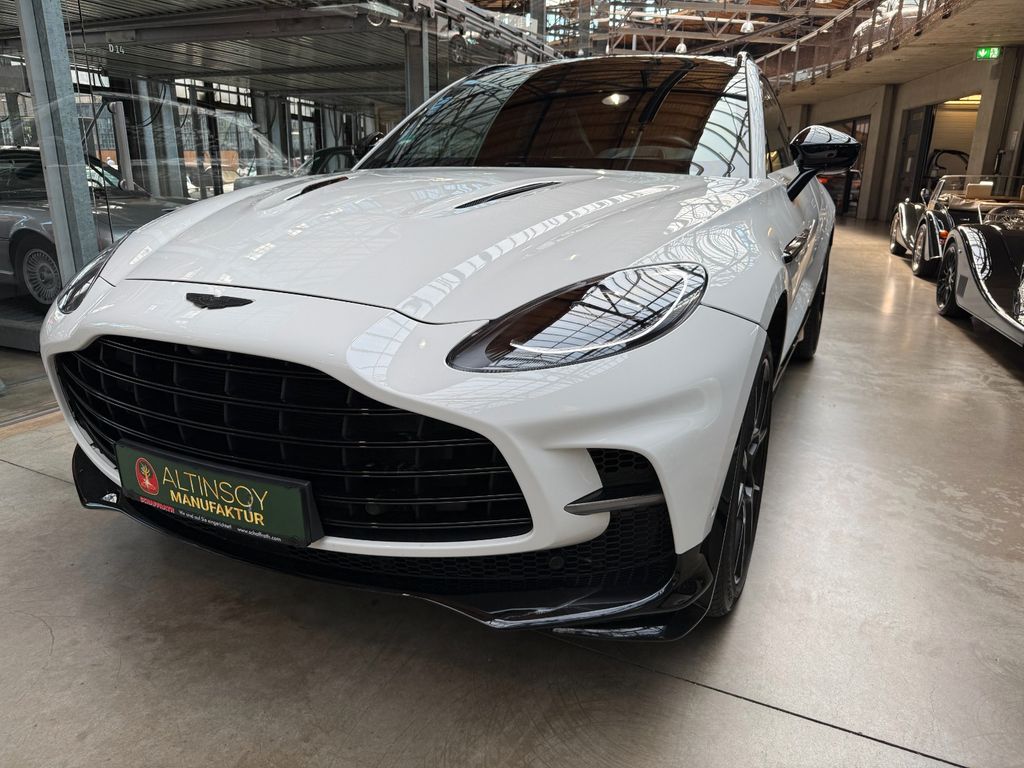 Image of Aston Martin DBX