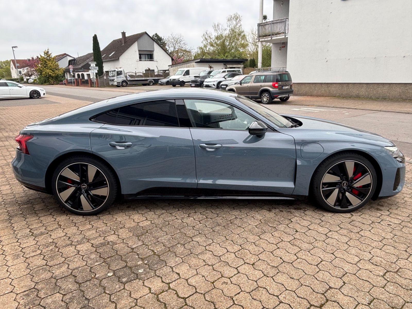 Fahrzeugabbildung Audi RS e-tron GT Carbon B&O KAM NAVI