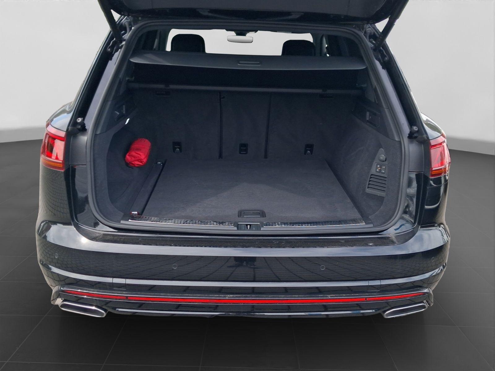 Volkswagen Touareg 3.0 TDI DSG 4M R-LINE MATRIX AHK PANO