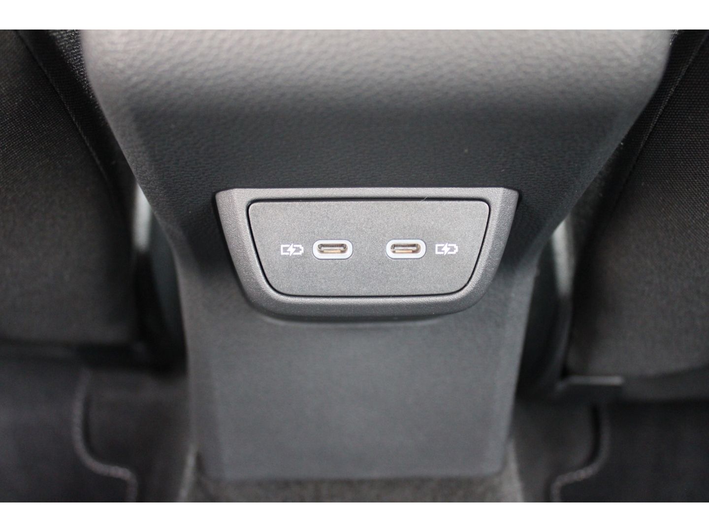 Fahrzeugabbildung Volkswagen Taigo R-Line 1.0TSI DSG ACC DAB IQ Drive Paket P