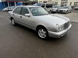 Mercedes-Benz E 240 CLASSIC Automatik Klimaanlage Rentnerfahrz - Mercedes-Benz CLA