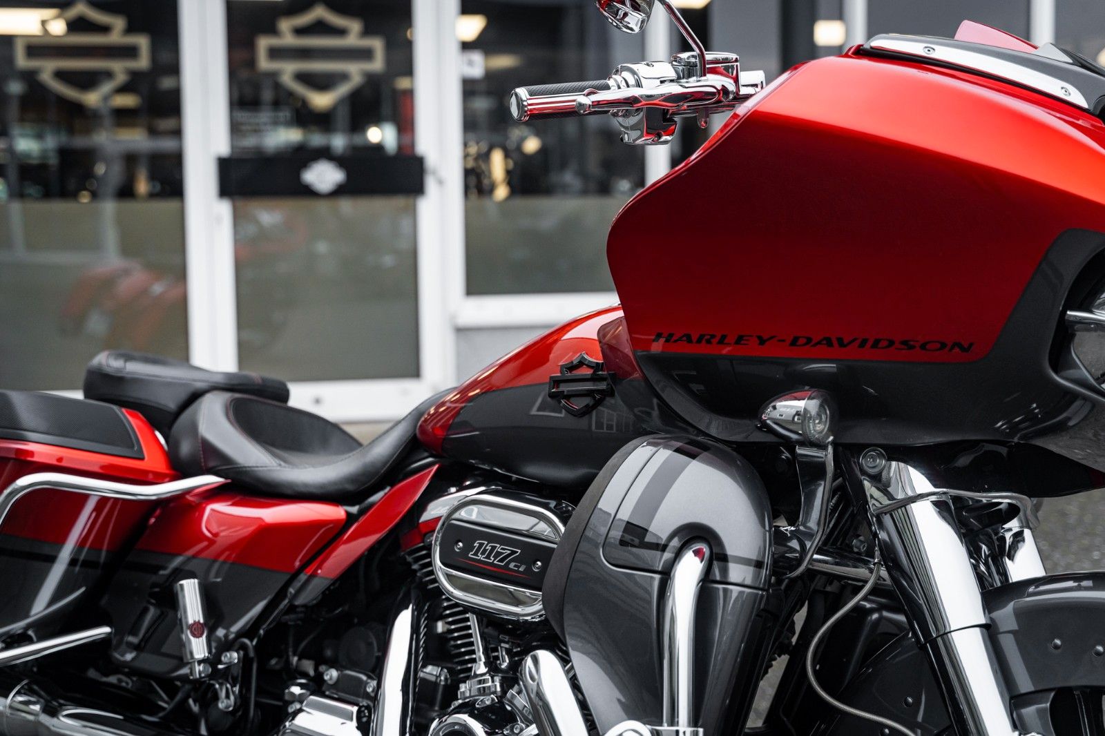 Fahrzeugabbildung Harley-Davidson FLTRXSE CVO ROAD GLIDE 117 CUI - JEKILL&HYDE -