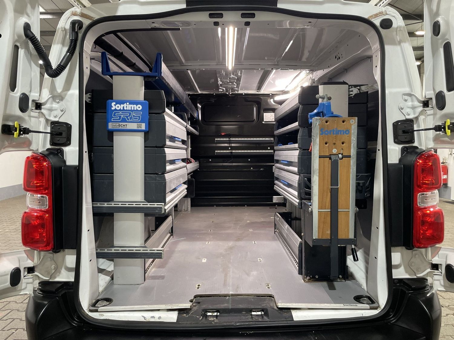 Fahrzeugabbildung Opel Vivaro Edition L(L3) Sortimo#Kamera#Klima#Totwin