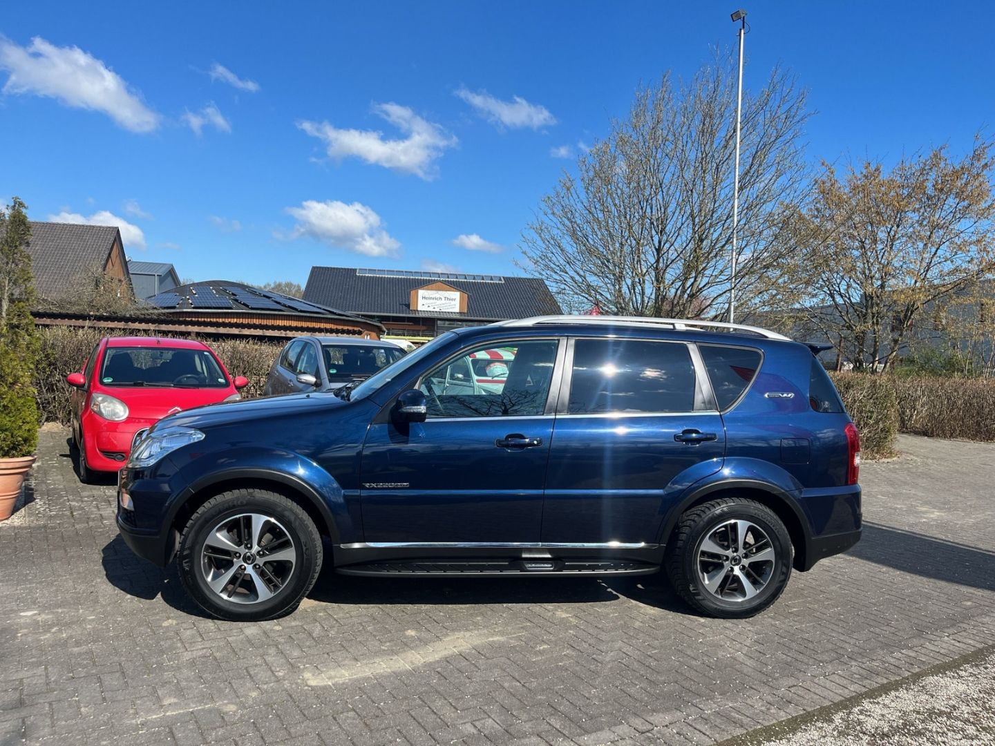 Fahrzeugabbildung Ssangyong REXTON e-XDi W Sapphire 2.2 4WD Klimaautom 7-Sit