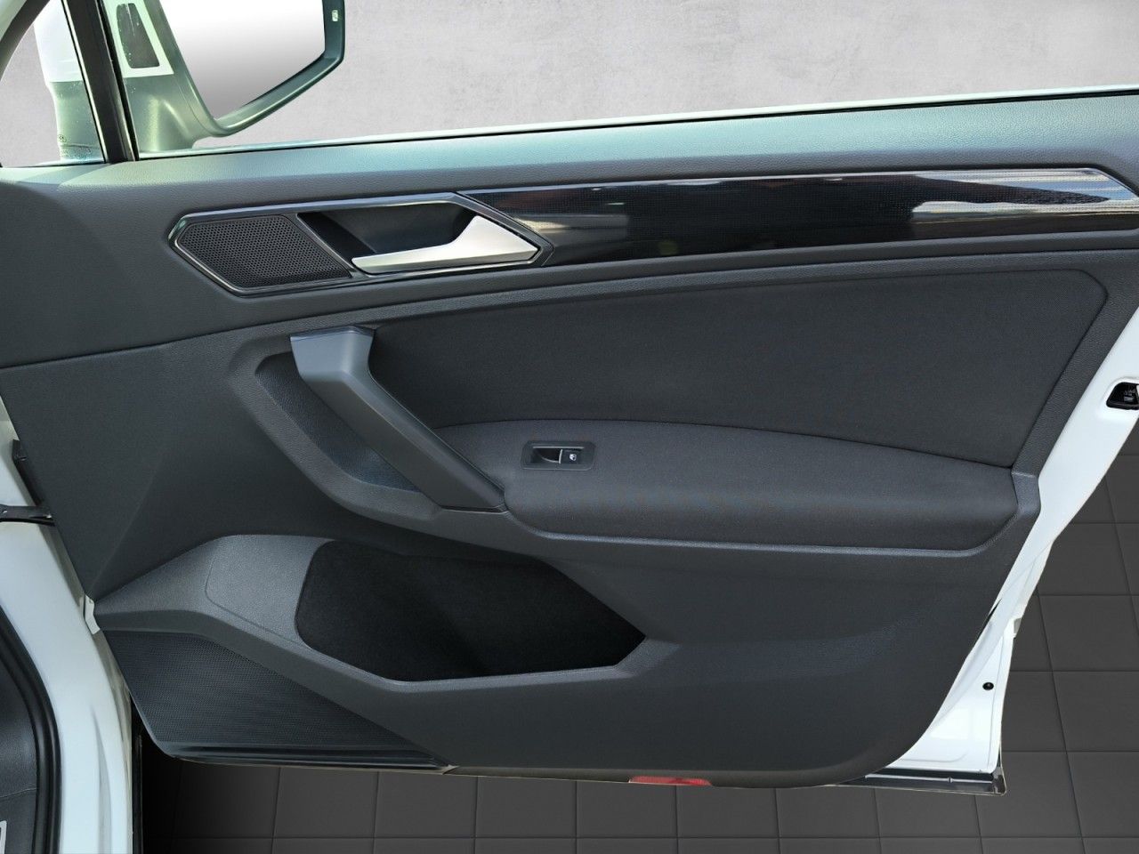 VW Tiguan Sound 4Motion AHK Navi - Bild 18
