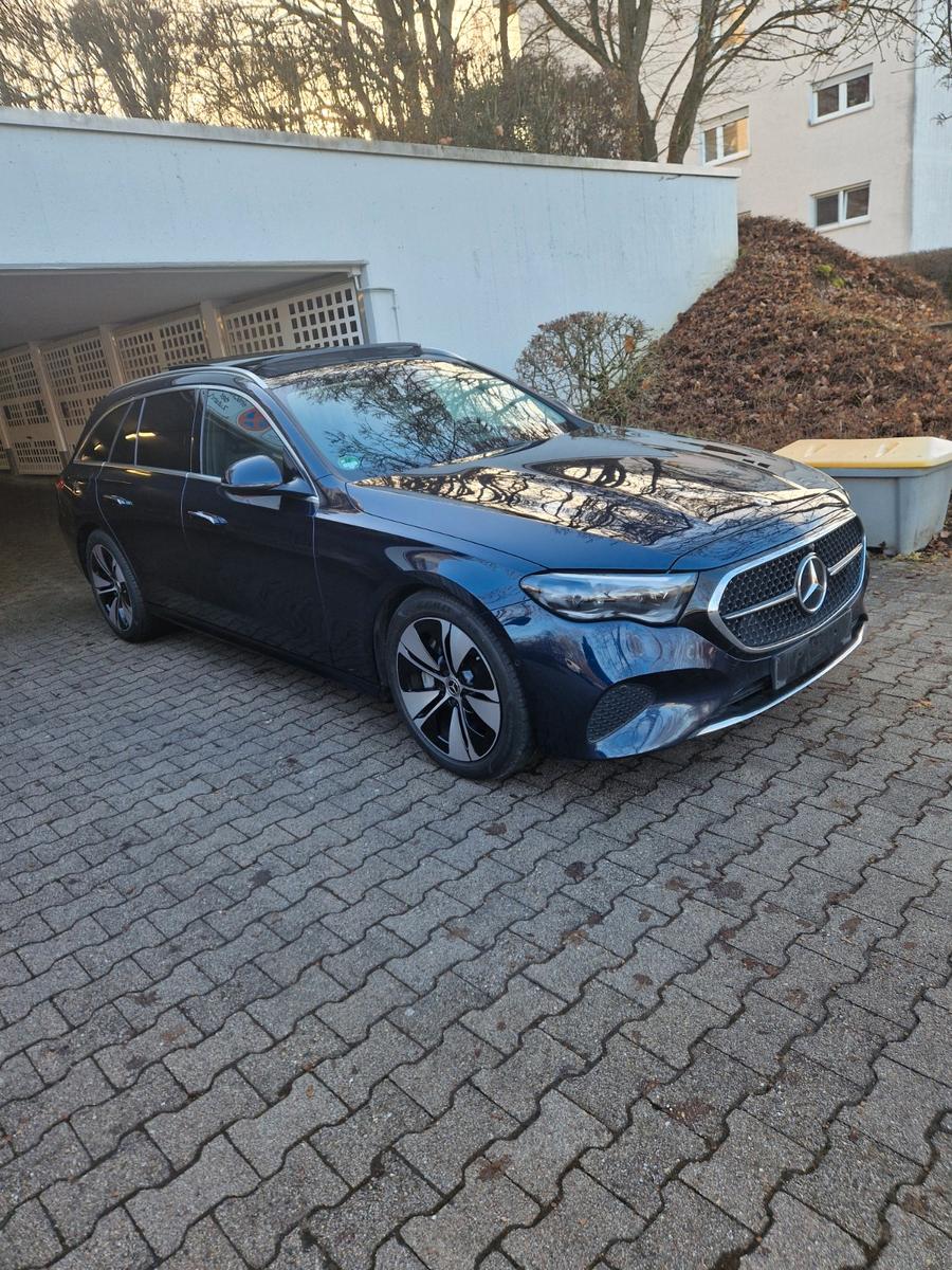 Mercedes-Benz E 300 de T Autom. PANO 360* Kam Memory 19 Zoll