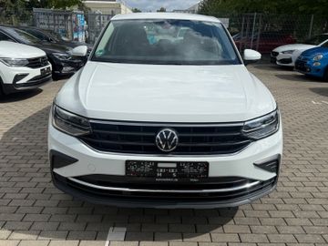 Volkswagen Tiguan - 2
