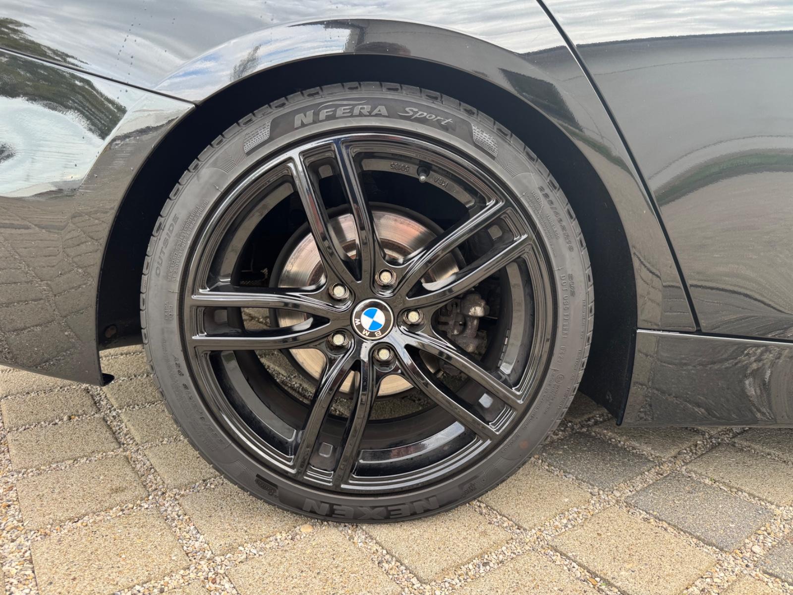 BMW 318 2013 — photo 10