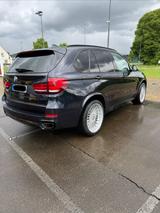 BMW X5 M50d 360/AHK/HK/STANDH/SOFTCLOSE/NACHTSICHTKA - schwarze BMW X5 M50