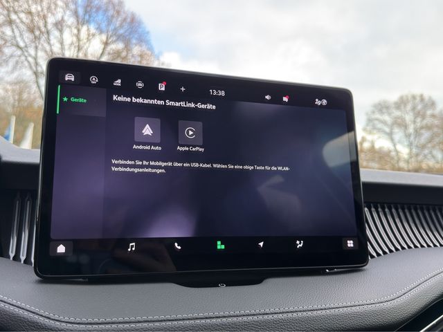 Superb Combi 2.0 TDI L&K DSG HUD PANO MATRIX-LED