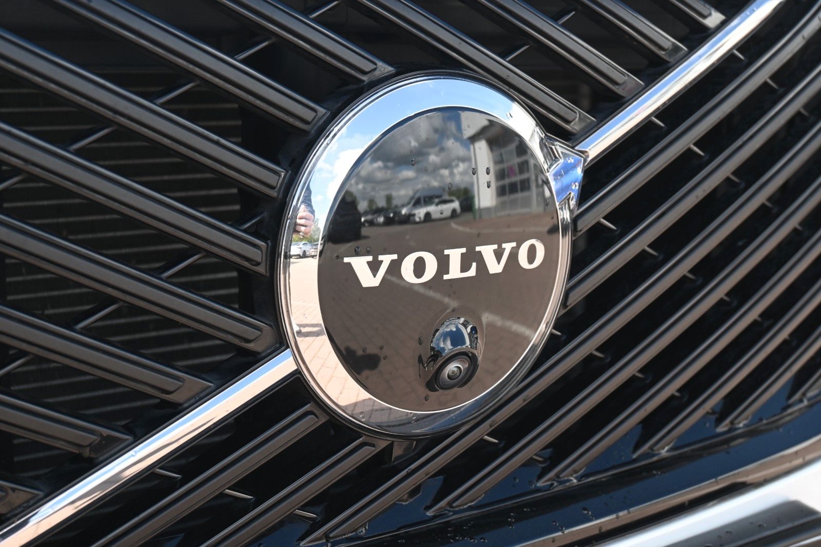 Fahrzeugabbildung Volvo XC90 T8 AWD Plus Dark*PANO*360°*HuD*H&K*ACC