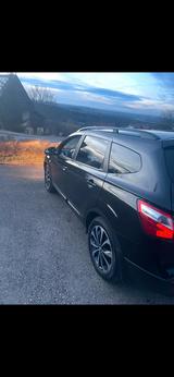Nissan qashqai+2 - Nissan Qashqai+2 mit Benzin-Antrieb