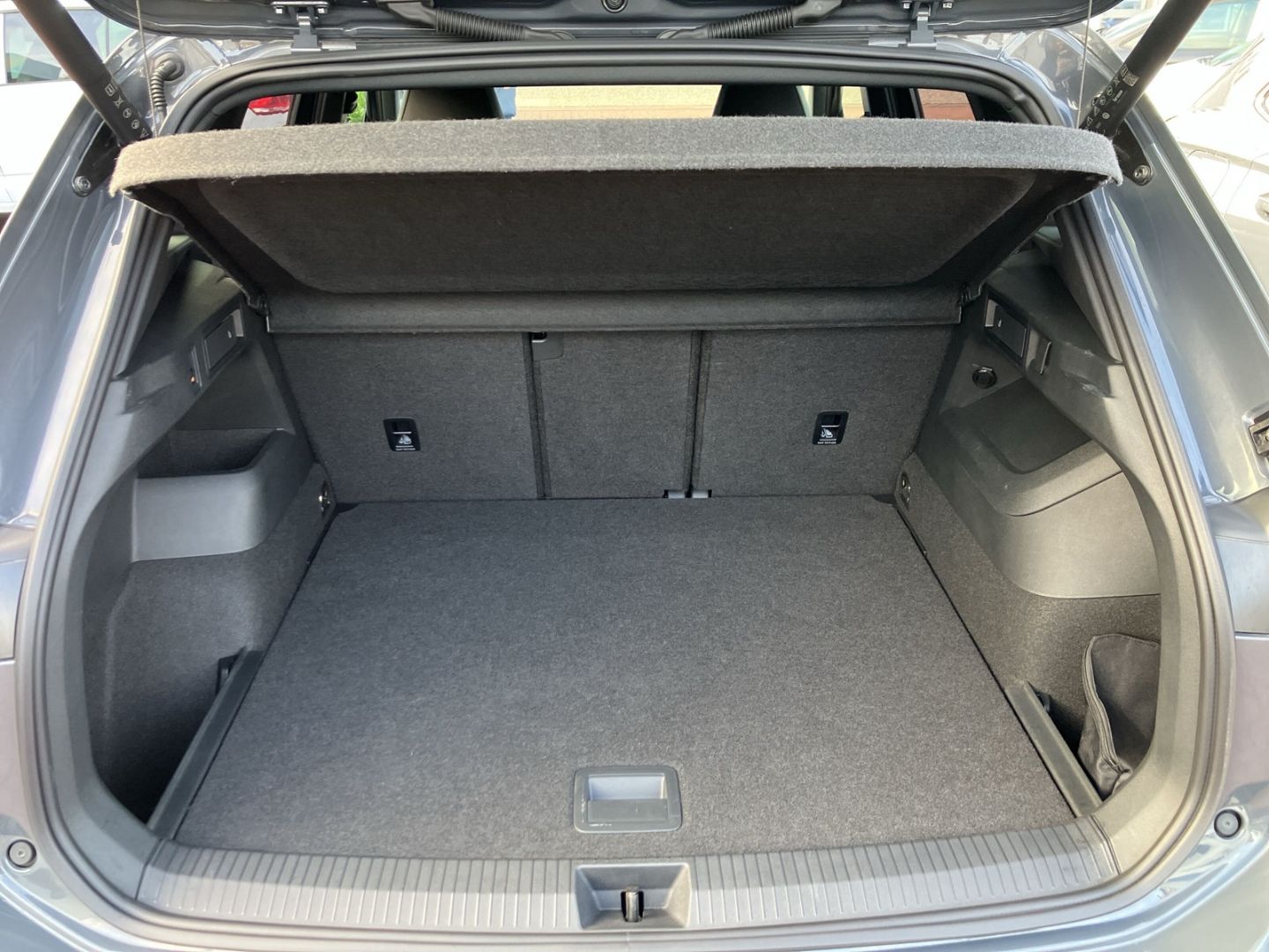 Volkswagen Tiguan R-Line Black-Style 2,0 TSI DSG 4MOTION An foto 15