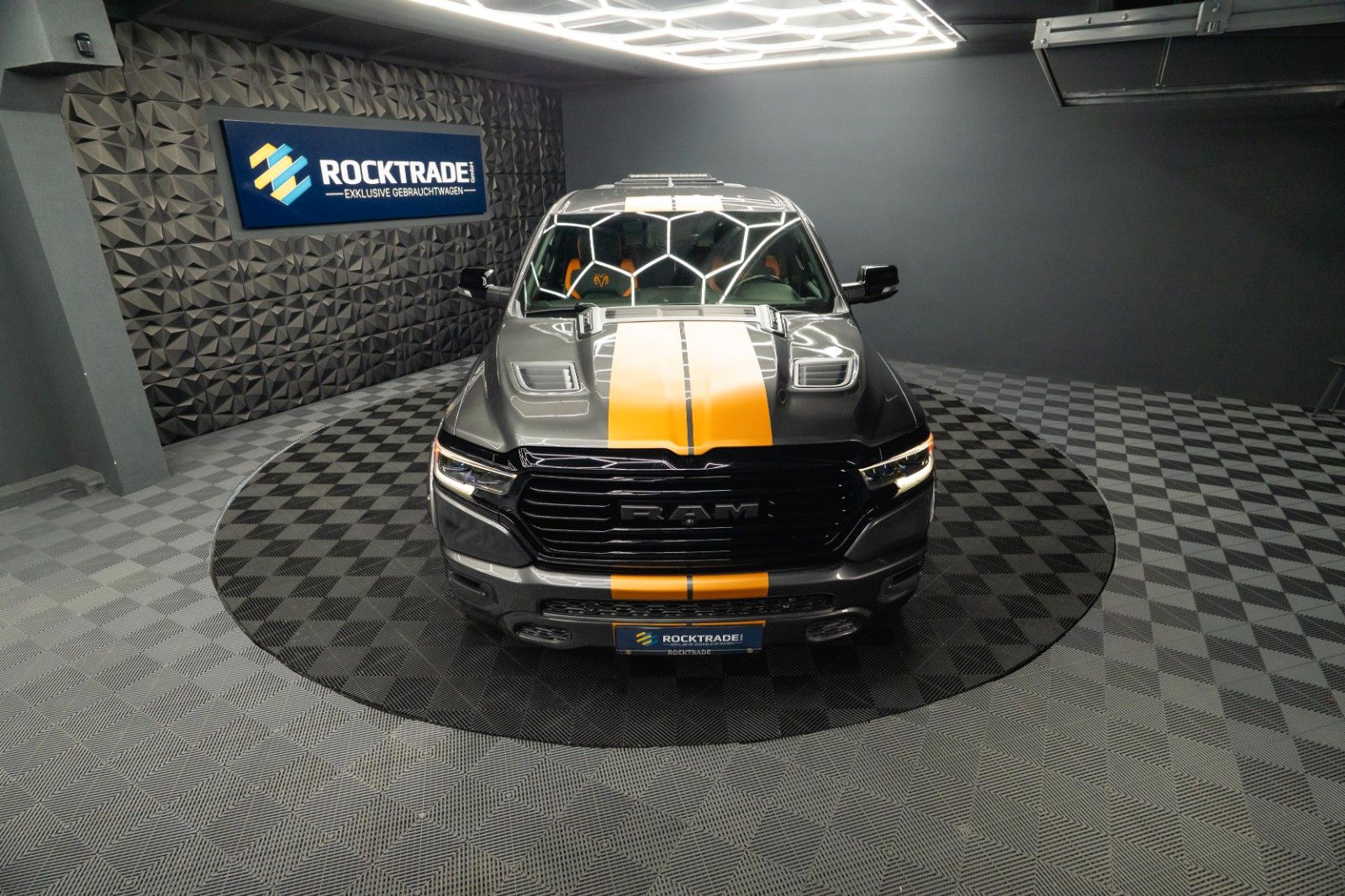 Fahrzeugabbildung Dodge RAM 5.7 V8 HEMI 4x4 OFFROAD Night Limited 19%