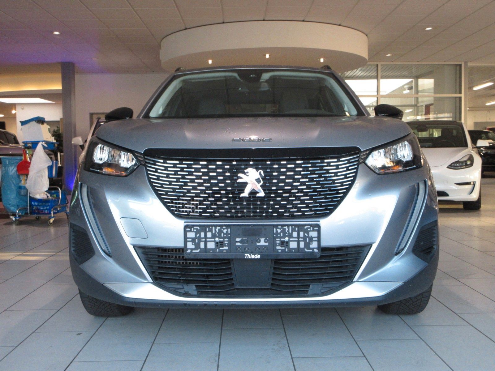 Fahrzeugabbildung Peugeot 2008 Allure 1.2T LED/NAVI/PDC/R´CAM/ALU