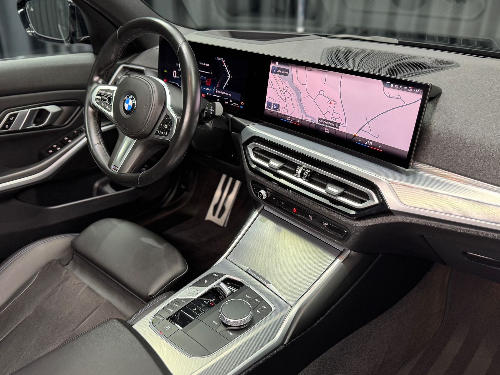 Fahrzeugabbildung BMW 320d M SPORT PRO Touring |PANO|HEAD-UP|AHK