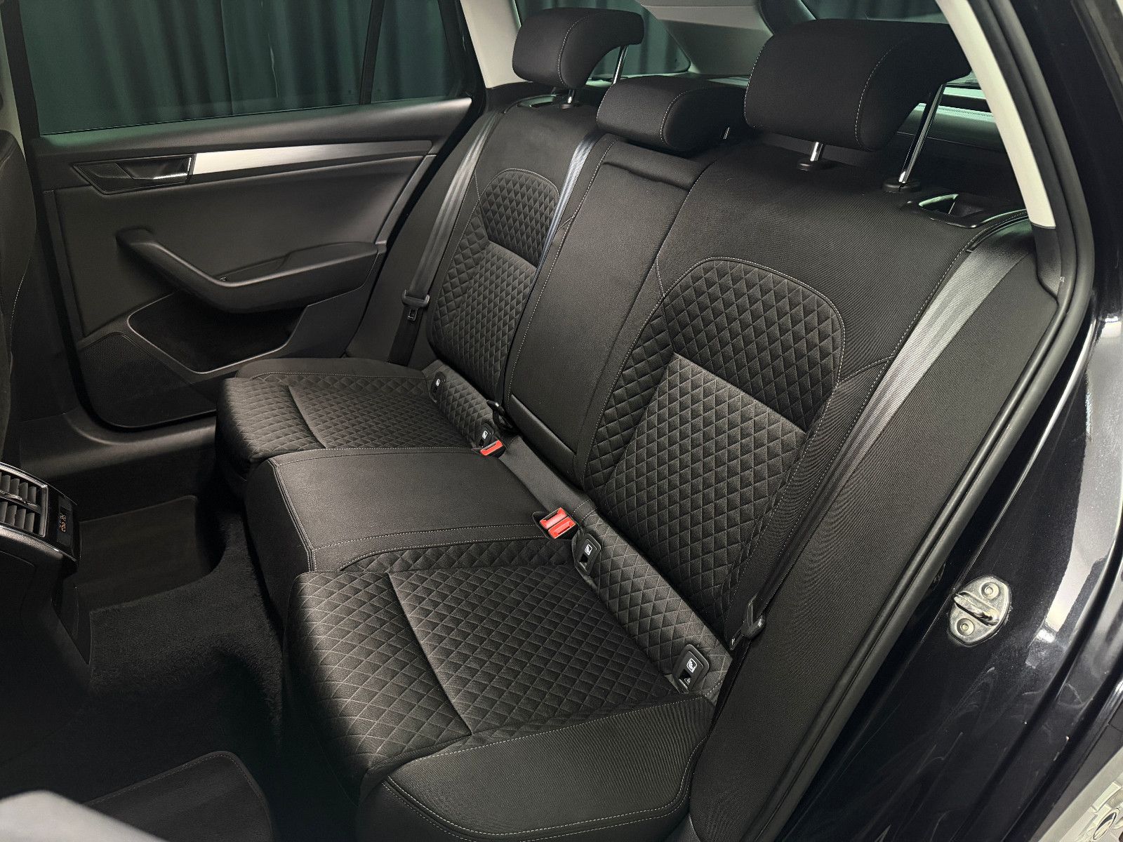 Fahrzeugabbildung SKODA Superb Combi Style |DSG|NAVI|MEMORY|ACC