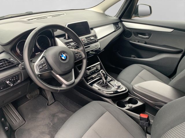 Fahrzeugabbildung BMW 218i Gran Tourer Business-Paket+LED+Navi+DAB+AHK