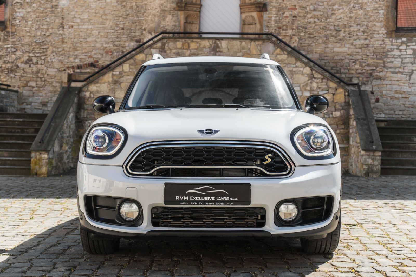 Fahrzeugabbildung MINI Cooper SE Countryman ALL4 H&K HUD LED KAM PANO