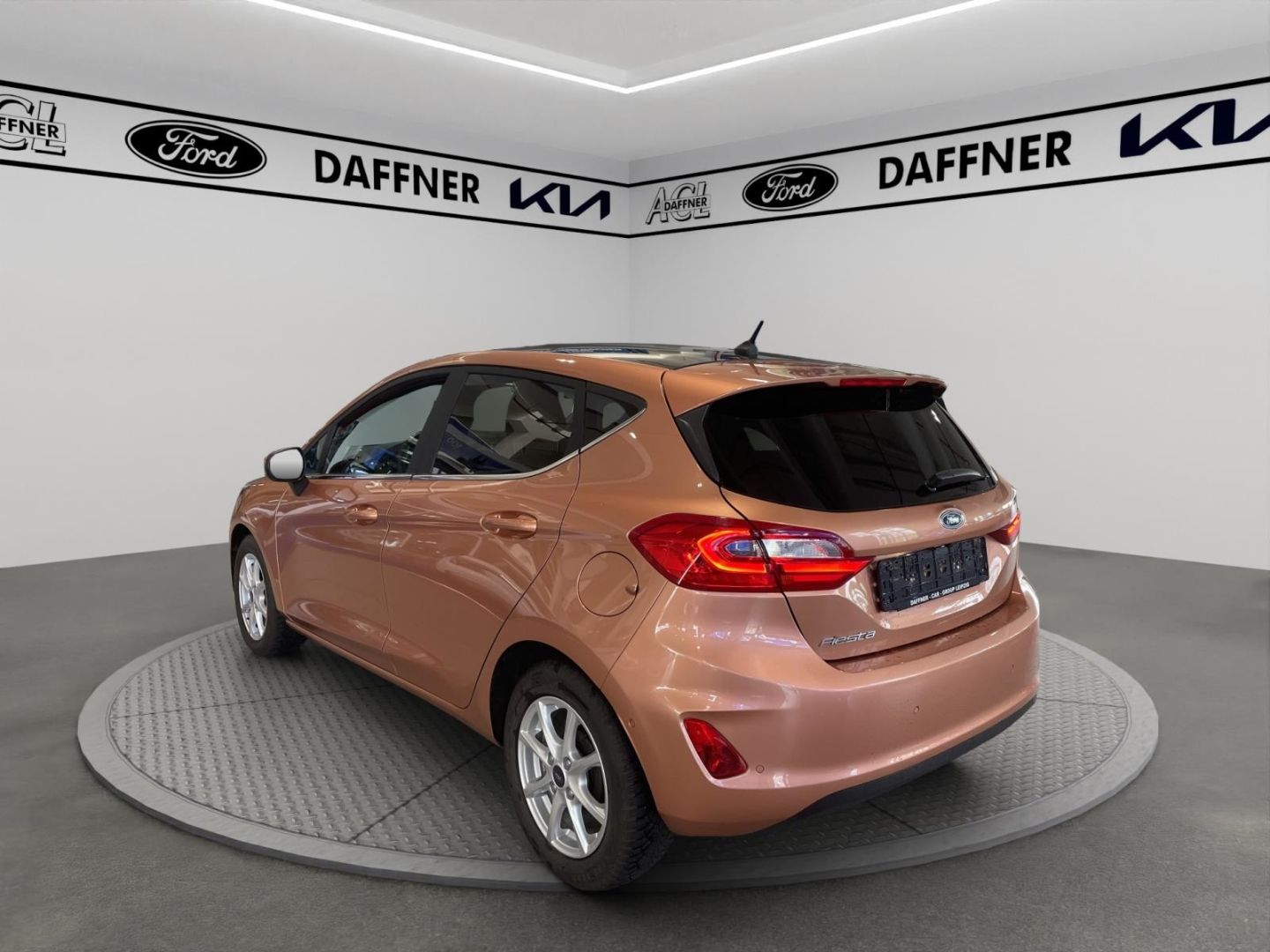 Fahrzeugabbildung Ford Fiesta Titanium Kamera Panoramadach Tempomat