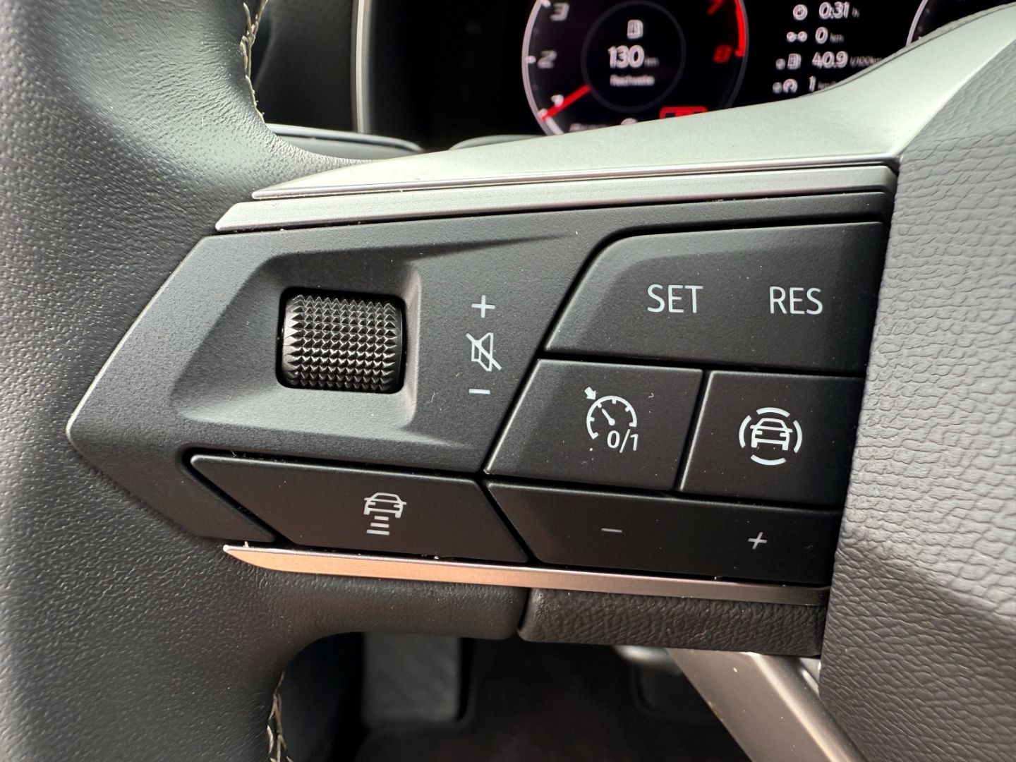 SEAT Leon 1.0 eTSI EU6d Style ACC Carplay LED - Image 13