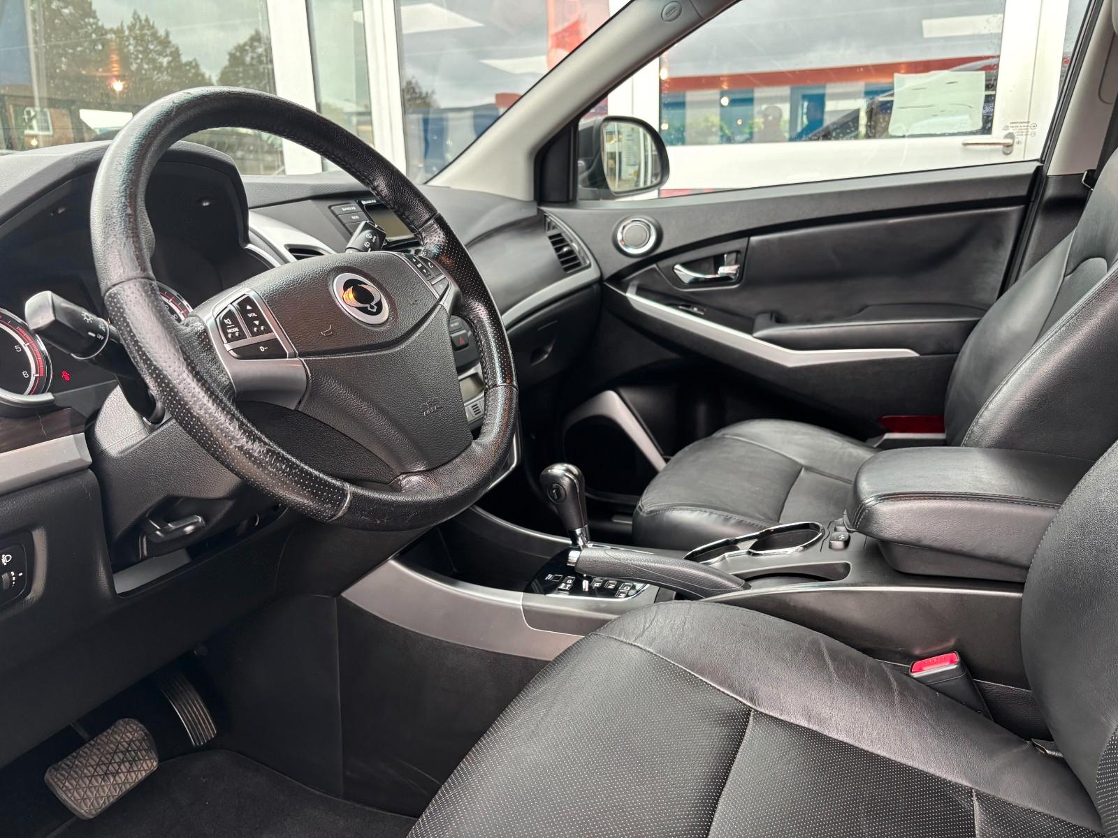 SsangYong Korando 2014 — photo 25