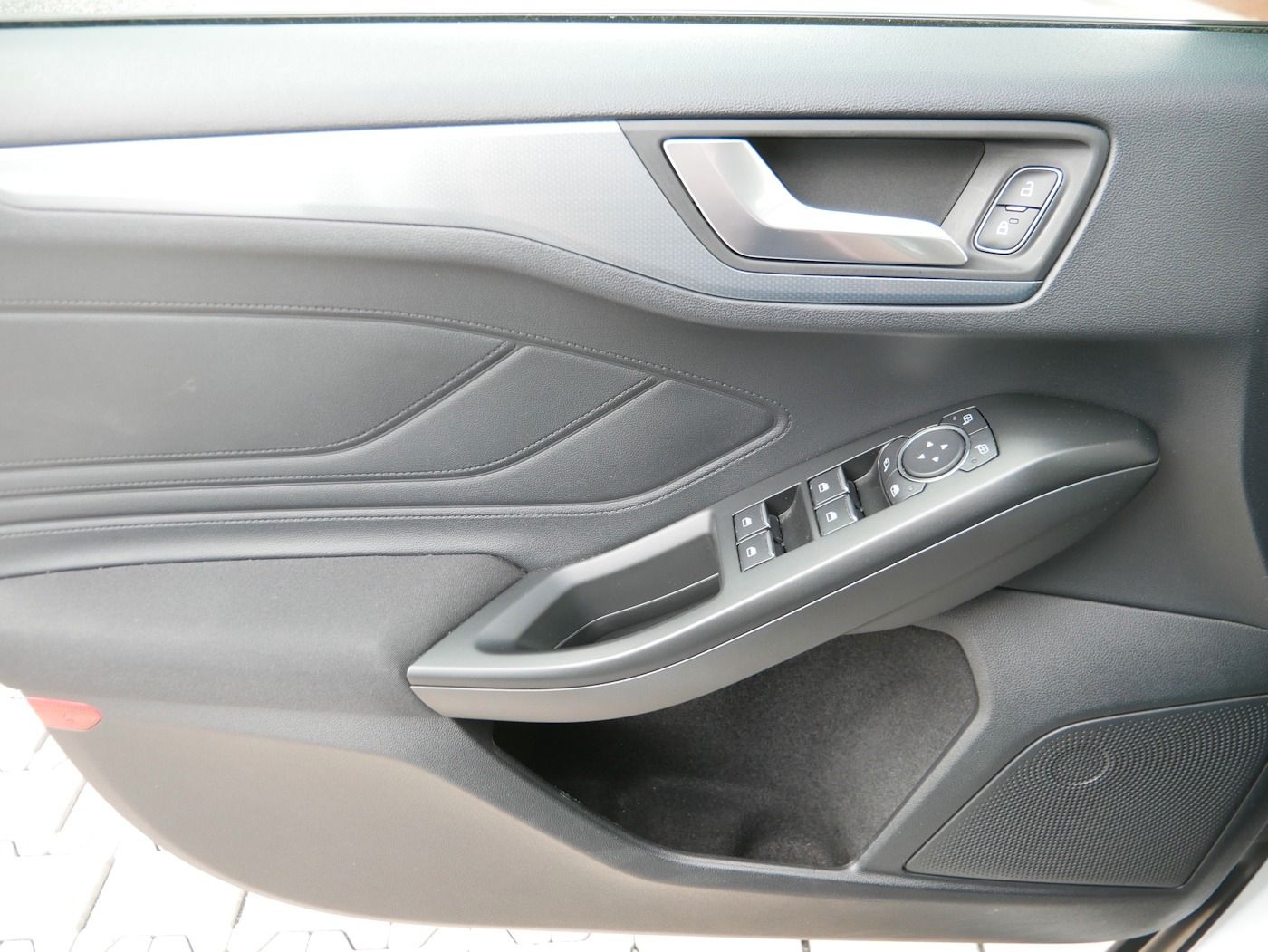 Fahrzeugabbildung Ford Focus 1.0 EcoBoost Active 1.Hand NAVI PDC Klima