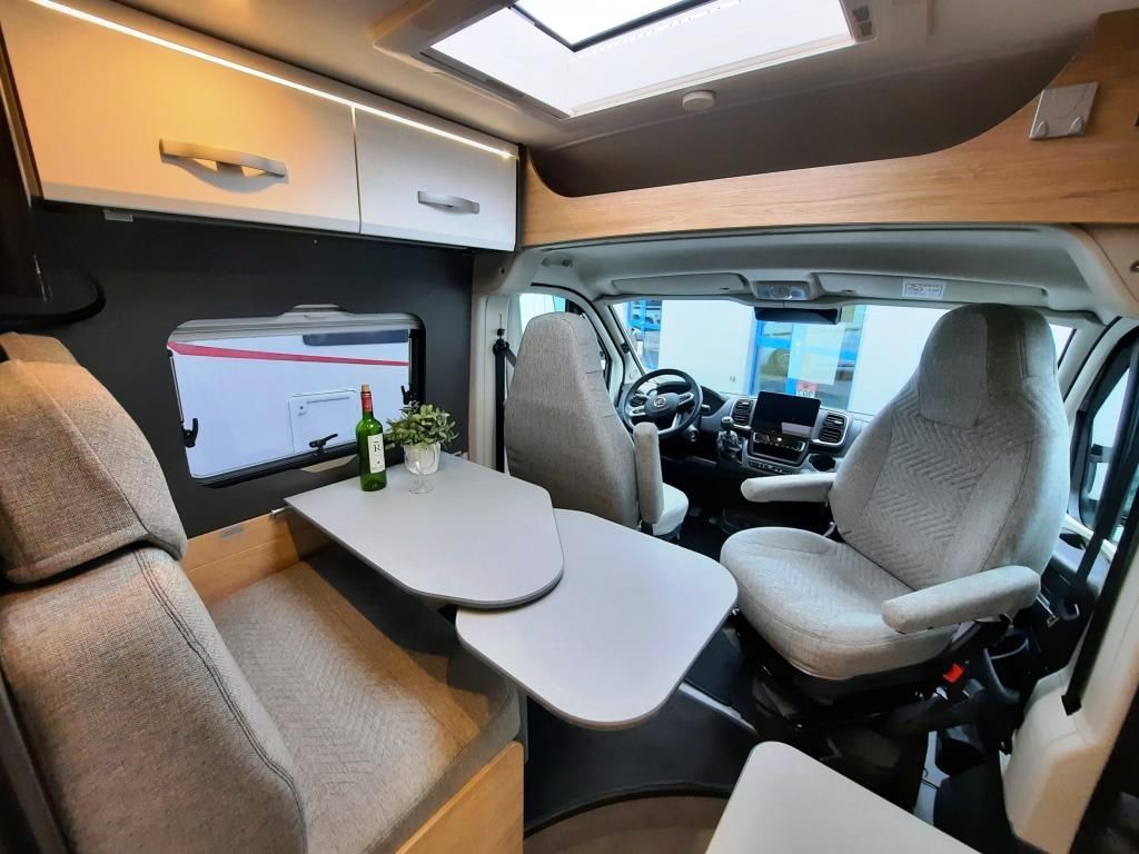 Fahrzeug Übersicht 9 Fahrzeugabbildung Dethleffs Globetrail 640 ER Advantage Solar/Sparen Sie 16.