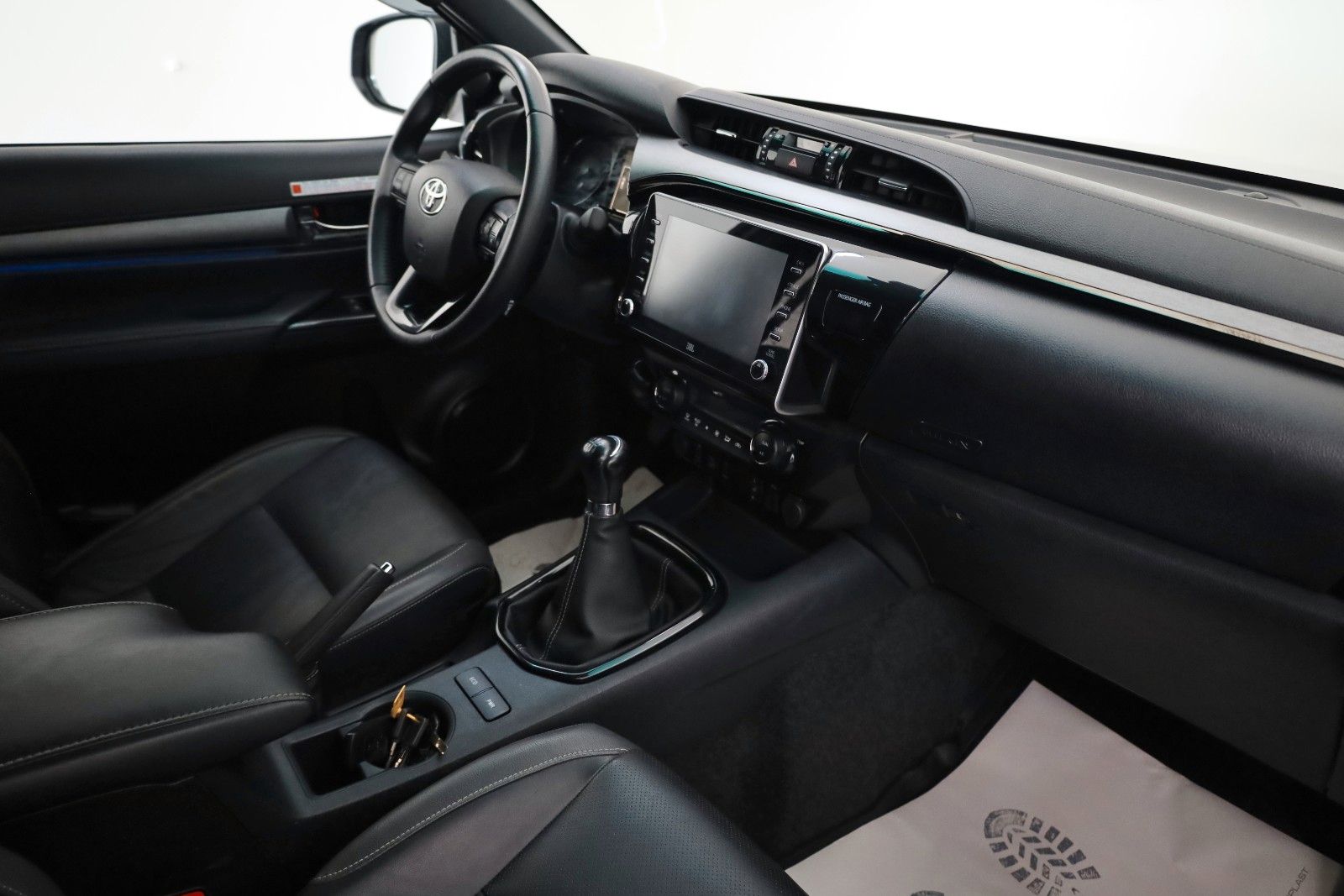Fahrzeugabbildung Toyota Hilux 2.8 D-4D Invincible,Navi,ACC, HardTop, AHK