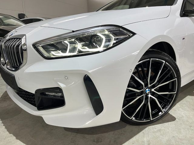BMW 118 iA 5p. AUT Msport /NAVI+TELEC/LED/"19 Pe imagem 3
