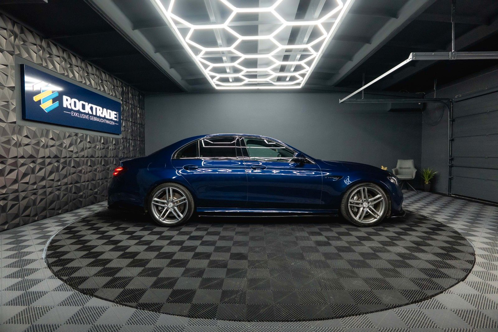Fahrzeugabbildung Mercedes-Benz E 63 AMG 4Matic+ Night-Paket Drivers Package LED