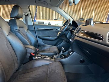 Audi Q3 2.0 TFSI quattro *Xenon*Klima*SHZ*Navi*PDC*