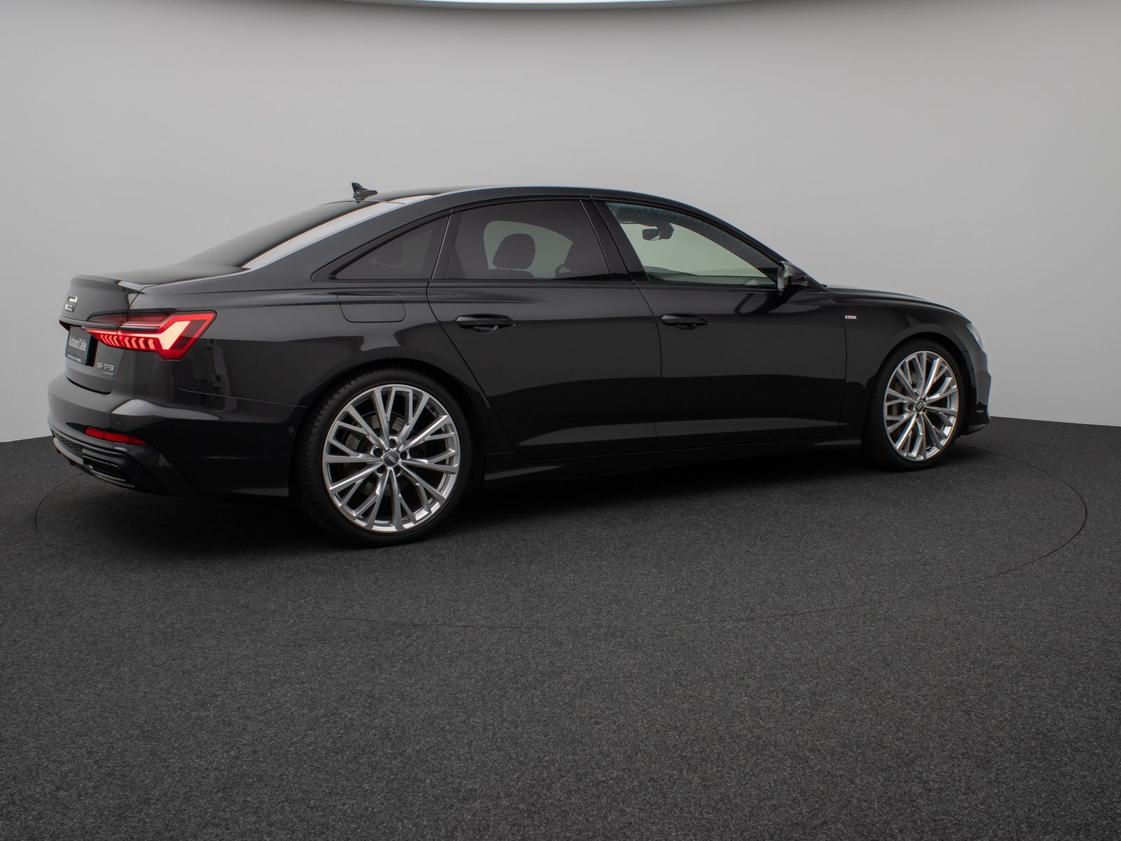 Fahrzeugabbildung Audi A6 Lim. 55 TFSI quattro S-Line + B&O SoftCl HUD