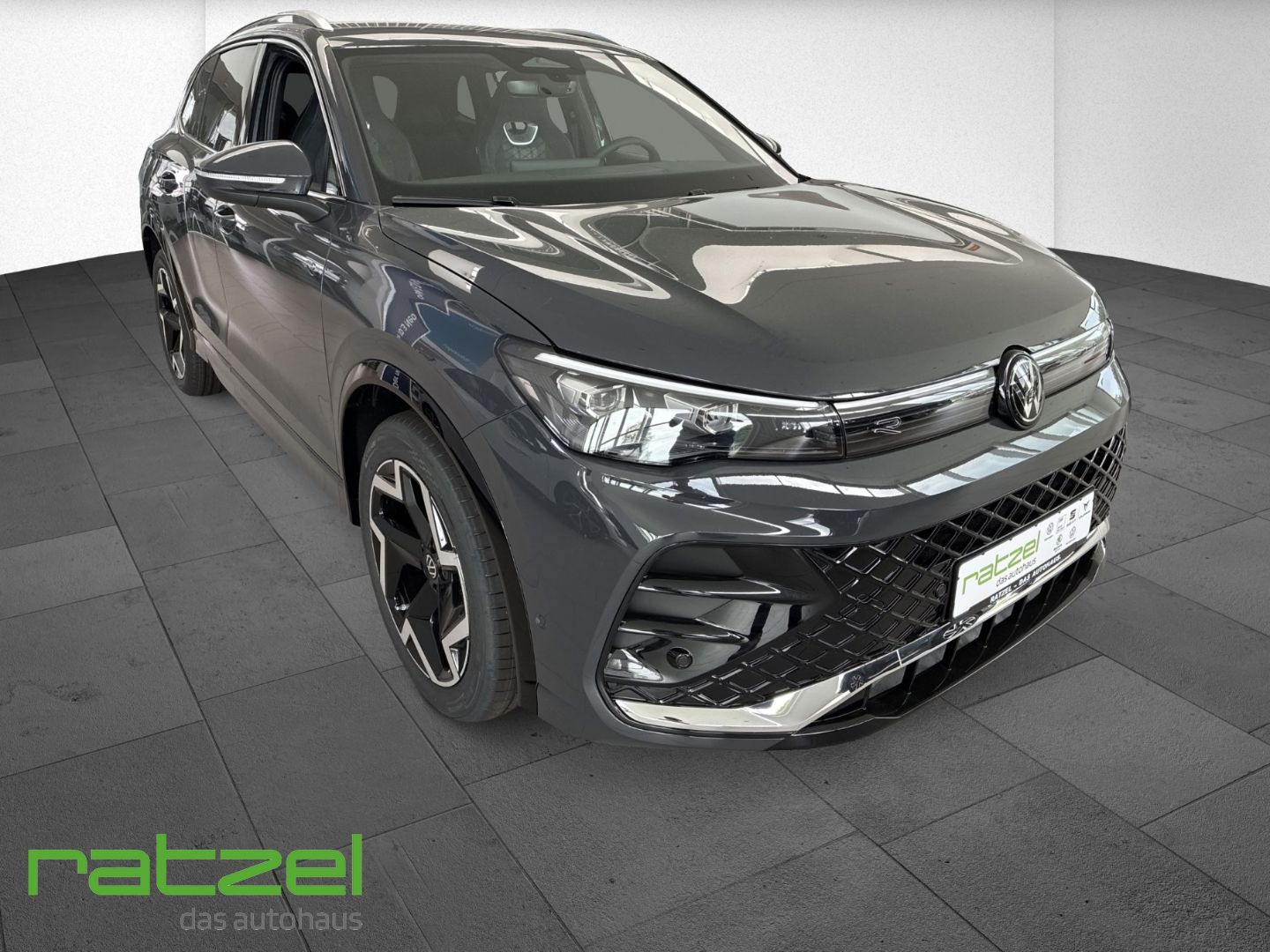 Fahrzeugabbildung Volkswagen Tiguan R-Line 110KW AHK+Elek. Heckklappe