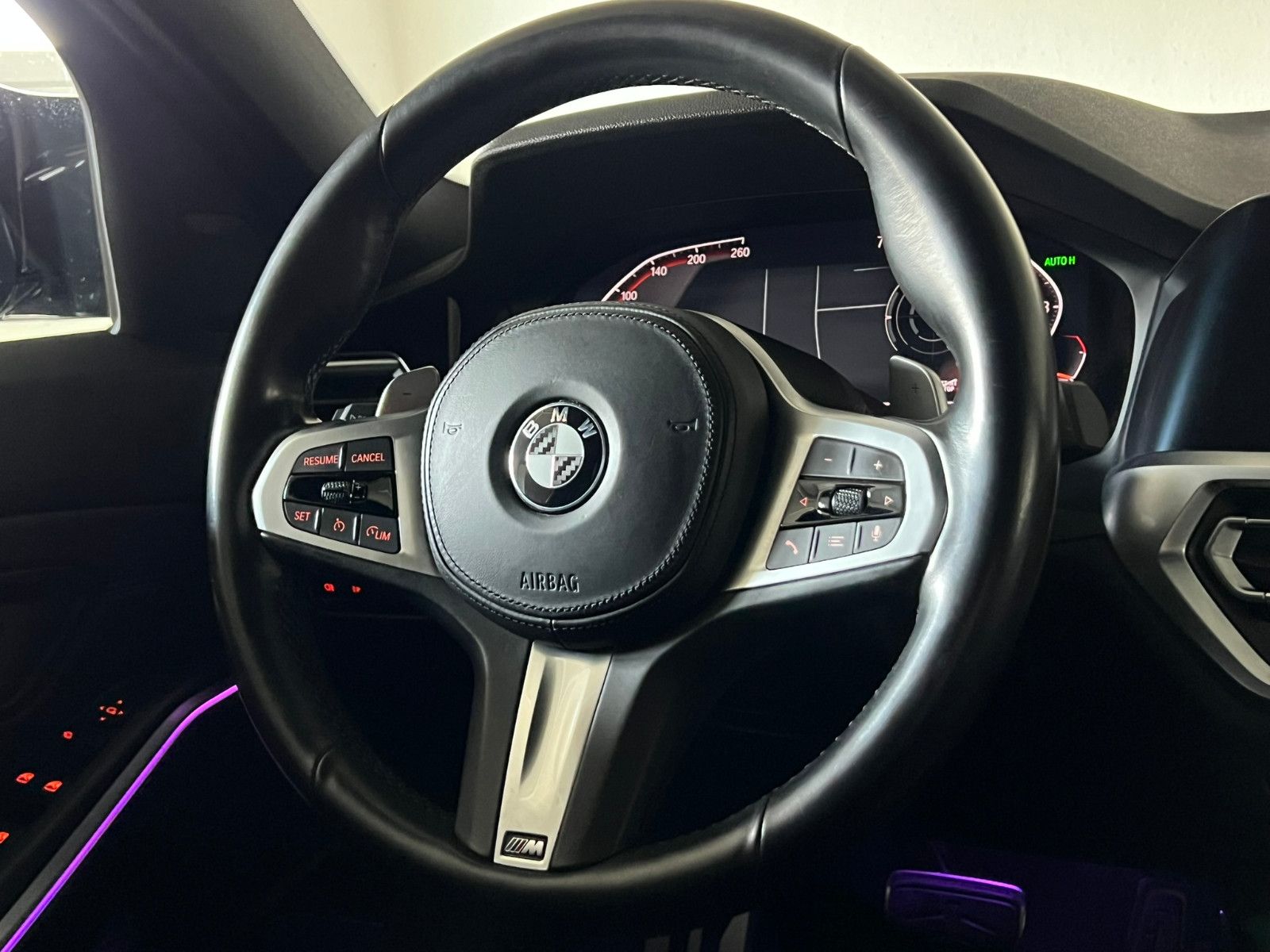 Fahrzeugabbildung BMW 330 i M SPORT PAKET/AMBI/LASER/DRAVITGRAU/DE FZG