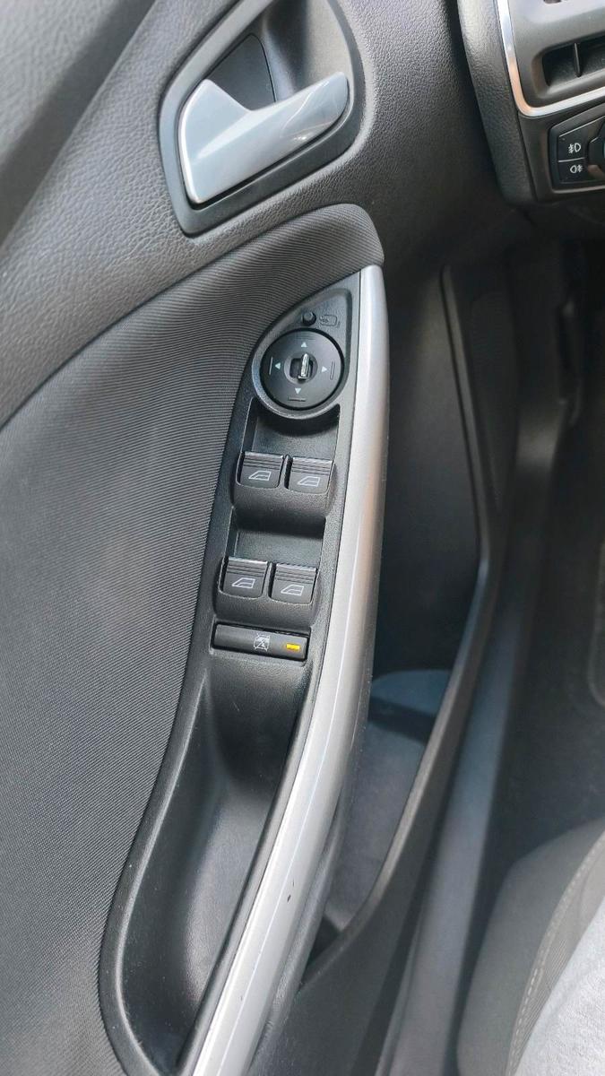 Ford Focus 2013 — photo 11