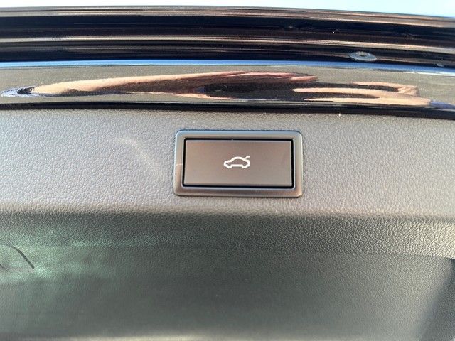 Fahrzeugabbildung SKODA Superb Combi 1.5TSI DSG Style MATRX-LED+CANTON+M
