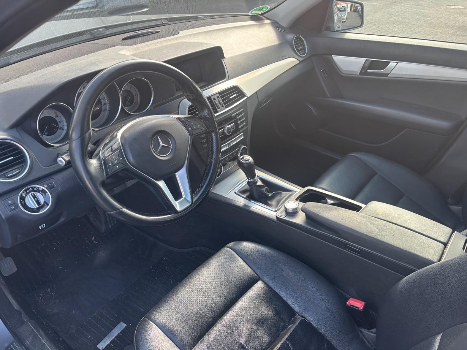 Mercedes-Benz C200 2013 — photo 12