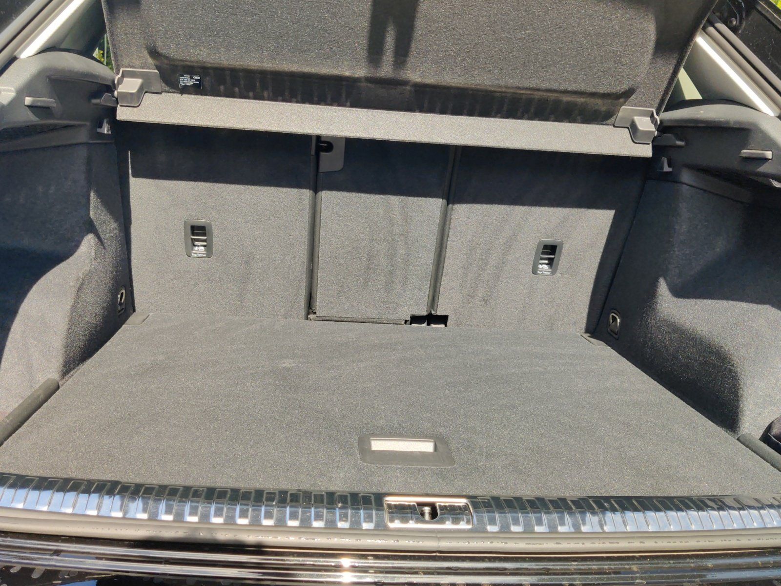Fahrzeugabbildung Audi Q3 35 1.5 TFSI advanced AHK,LED,Navi,SHZ,ACC,PDC